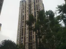 照母山光环商圈,精装四房 中泱空调+地暖 保养9层新