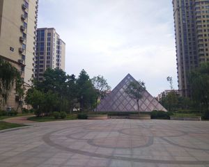 (新上)带车位,满五唯一,一线河景房,清水毛坯
