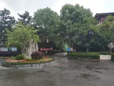 精装修三房,实得面积大,纯商品小区,高区视野佳