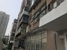 精装大四房,双卫,中间楼层,看房方便,视野开阔