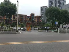 近重大轻轨正两房,楼层好 无抵押 看房方便