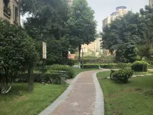 配套齐全,住家安静三房,带车位出售