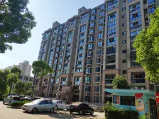 奉贤新城 虹梅隧道旁 3室带阁楼,采光好 业主诚意出售