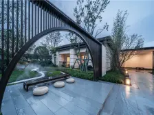 中央精装小高层亏本急售