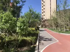 房本满2年,是精装修,可以拎包入住.