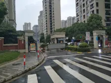 电梯房,交通便利,居家装修,随时看房