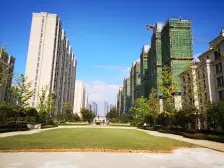 带大花园,前排位置视野很好,有天有地房子利用面积大