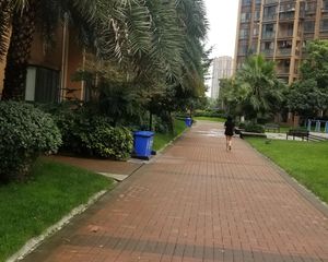 时代锦翠4室1厅西南