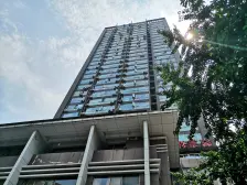水晶石国际公寓 1室1厅 东 东南 南