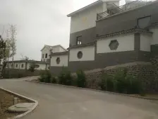 毛坯别墅 三室两卫带院子带地下 带俩车库带露台