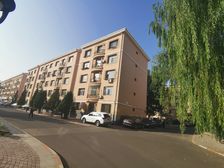 此房为四楼,采光好,视野宽阔。