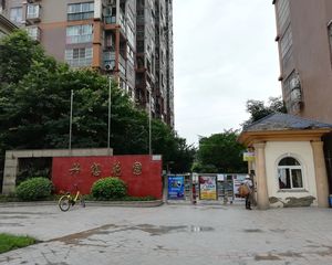 兴想花园4室1厅东