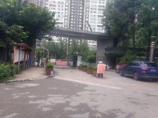 阳光华苑 3室1厅 西