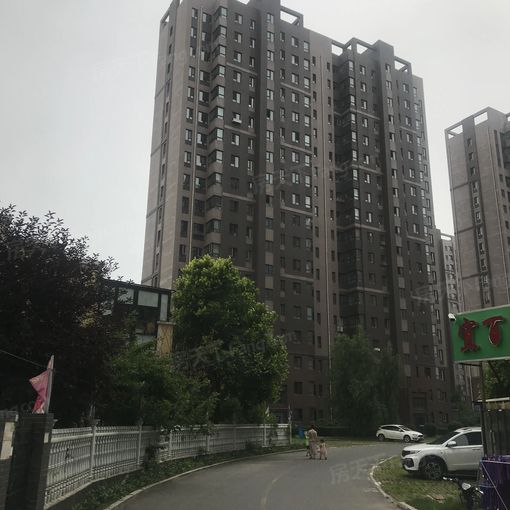 众诚一品东南5室2厅2卫南北朝向5000.00元/月出租