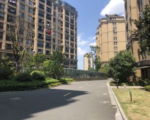香河湾 大三房 小区人车分流 精装修 新房已买诚心卖