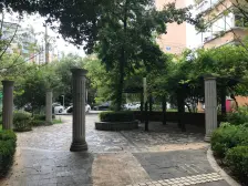 离王 府井地 铁口与火车站很 近,环境好,四房总价低