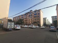 百兴小区带阁楼晒台楼上楼下一样大价格可议