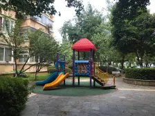 小区旁配套全,出行方便,适合居住