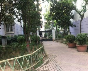双气精装,露台阳光房,复式楼,随时看房。