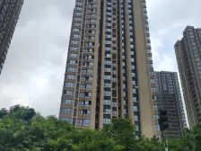 融汇广场旁次新小区清水横厅四房 朝向安静带车位出售