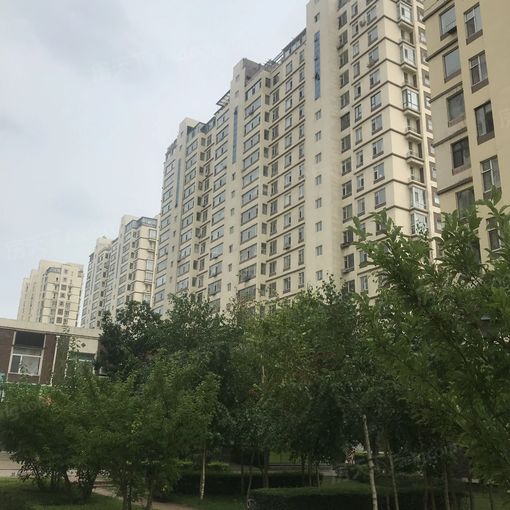 东方万达城3室2厅1卫南北朝向2700.00元/月出租