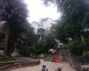 阳光华苑 4室2厅 南