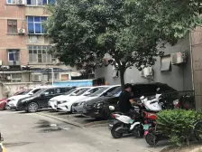 多层带电梯,采光好,视野好,出入方便