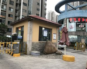配套好/双地铁/交通便利。简单装修