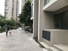 小户型,大风景。配套好,双地铁,交通便利