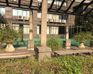 房子是精装一房,出入方便,保养好,拎包入住看房方便
