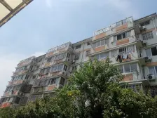 新上现代花园,顶楼复式,楼上面积全送,自住装修,出行便利