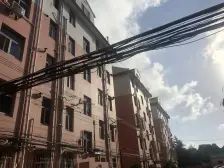 精装修家具家电全送,中间楼层,看房有钥匙