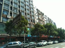 满五年 准电梯房 3房2厅2卫 南北对流 低楼层 诚意售