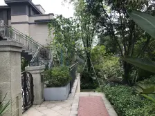 轻轨站旁高品质别墅,配套成熟,环境优美
