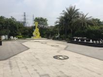 广州壹城广场销售中心门外园林实景图