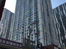 万达华城一期装修2房拎包入住!全实木家具!业主诚心卖!