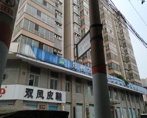隆府人家,2006年,电梯双气小高层,到桐一仅需500米