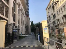 对面是公园,毗邻双地铁
