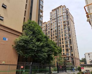 武海西城锦绣2室1厅东北