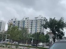 金东小区80平米的三居室带小棚价格可谈看房有钥匙