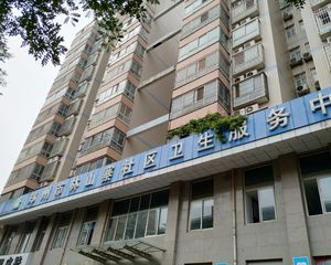 2006年双气双卫电梯大三房南北双露台