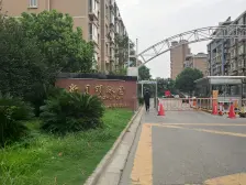 主卧朝南,交通便利,居家装修,刚需好房,得房率高