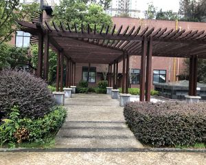 降价啦!高科花漾年华电梯中层房东自住装修两房两厅