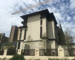 龙湖金地商置璟宸世家 4室2厅 南