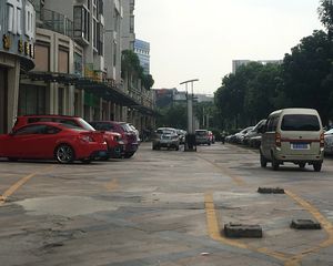 康怡花园复式两层南向带院子院子里可以免费停车