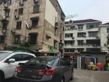 普陀区地铁500米内+双南带装修+次顶楼+诚意出售