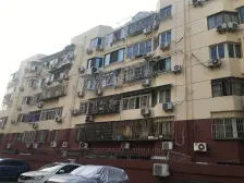 新上房源 交通便利 中间楼层 产权清晰 精装且满五