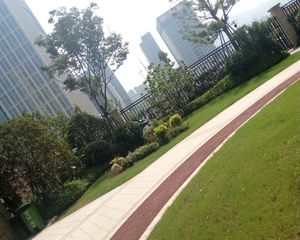 此房三朝南 高楼层 采光视野无遮挡 小区配套设施齐全