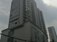苏河湾烫金板块低总价大三房,配套齐全,地铁口