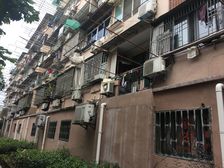 中间楼层+两房精装修的+总价低=可以拎包入住